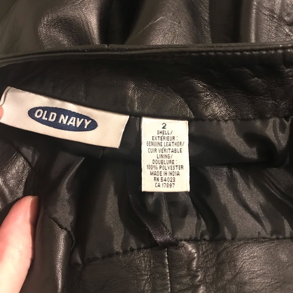 Old Navy Black Leather Skirt size 2 - Picture 5 of 8